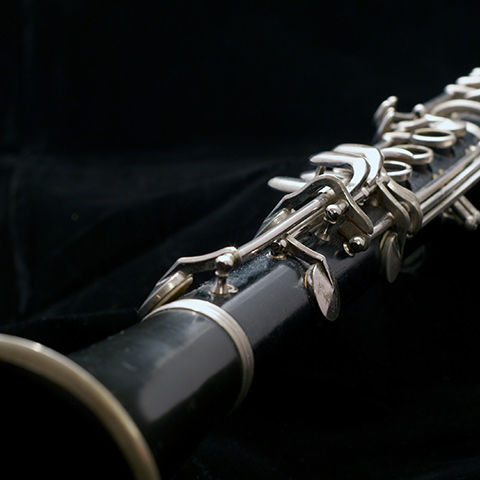 close-up photo of a clarinet