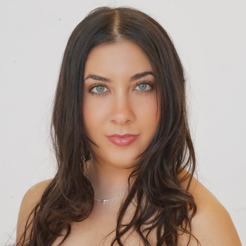 Bella Baklayan headshot with white background