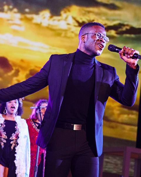 Bradley Gibson performing