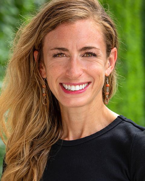 Katie Gardiner headshot, smiling