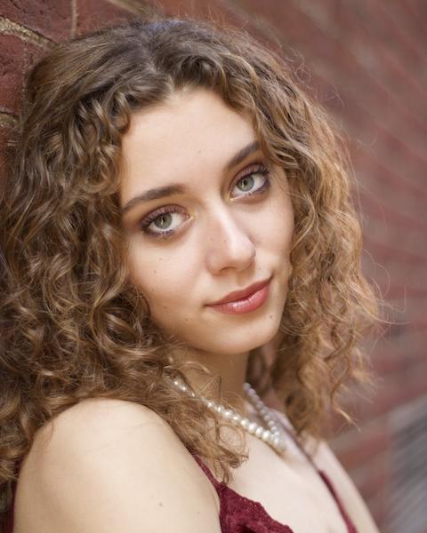 Anneke Angstadt headshot