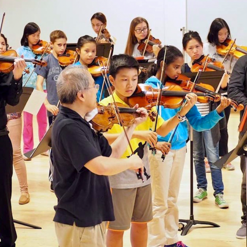 Boston Conservatory string faculty member Lynn Chang and Conservatory students work with Boston String Academy students in 2017.