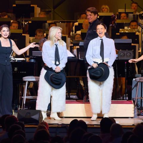  Liesie Kelly, Kelli O’Hara, Sutton Foster, and Bailey Greemon perform “Big D” from The Most Happy Fella.