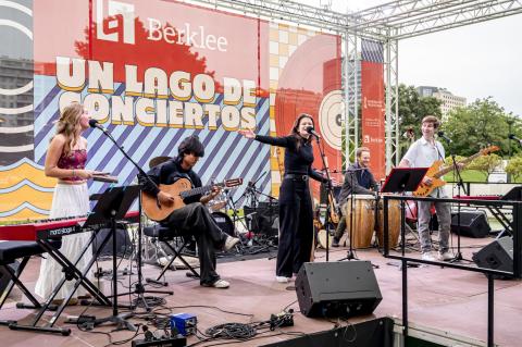 Students perform at Un Lago de Conciertos