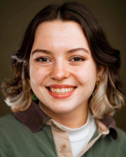 Elizabeth Finlayson headshot, smiling